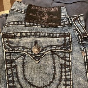 Too many TRU’s!! I got flavors! All size 33/34 in men’s. Get at me!!